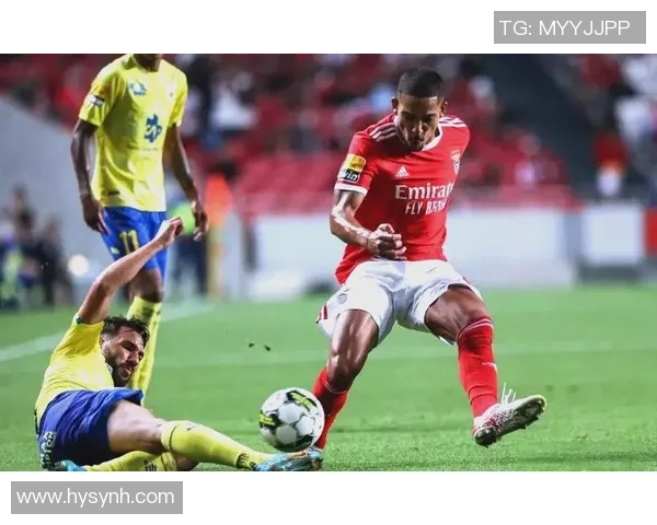 欧冠大战：那不勒斯大胜曼联乌龙球成为全场焦点引发热议